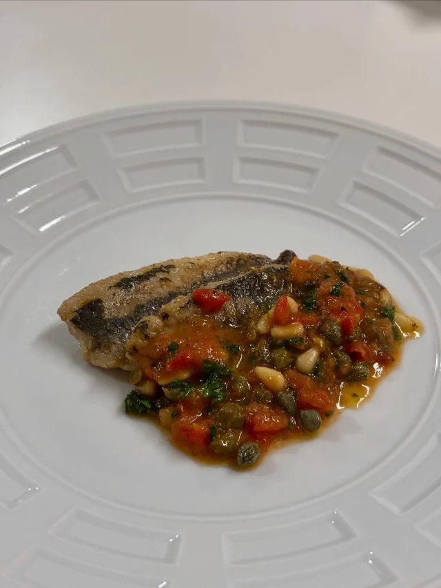 鯵のムニエル🐟
焦がしバターソース。

お客様に好評です✨