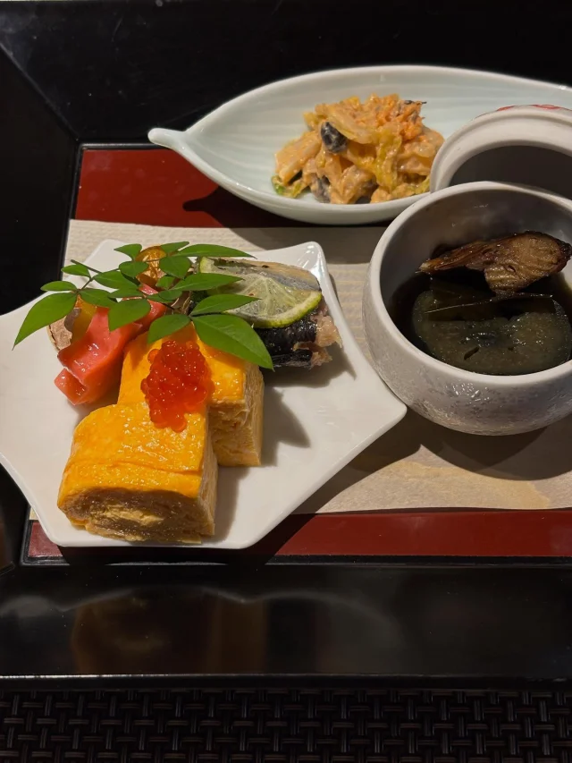 .
【女子会】

千葉県のワンちゃん仲間のお友達に誘われて和食ランチに✨
予約の取れないコスパが良すぎるお店でした♪
ご馳走様でした😋

______________________________

LUXURY HOLIDAY
WITH DOGS

-愛犬と過ごす贅沢な休日-

🐕🐕🐕

アルマガーデンドッグスは
八ヶ岳にひっそりと佇む

コテージとログハウスの全2棟で、それぞれ1日1組限定

代官山、渋谷のレストランで修業したオーナーシェフがフレンチのコースをご提供
わんちゃんもご一緒に

-日常を忘れて愛犬との贅沢な時間をお過ごしください-

🐕🍽️🏡 @arumagardendogs

＝＝＝＝＝＝＝＝＝＝＝＝＝＝＝＝

【ご予約はこちらから✍️】

💻▽オフィシャルサイト予約フォーム
プロフィールにリンクしているホームページからどうぞ🏷️

【お問い合わせなどはお気軽に🐕】

📞0551-45-7679

＝＝＝＝＝＝＝＝＝＝＝＝＝＝＝＝

ARUMA GARDEN DOGS
-アルマガーデンドッグス-

【住所】
📍山梨県北杜市大泉町西井出8240-6520

【電話番号】
📞0551-45-7679

______________________________

#アルマガーデンドッグス #ペットと泊まれる宿 #愛犬と泊まれる宿 
#ワンコとお出かけ #わんことお出かけ 
#天然芝 #専用ドッグラン #ドッグラン完備 #プライベートドッグラン
#1日1組 #プライベートコテージ  #ラグジュアリーホテル #ログハウス #コテージ #ホテル 
#アフタヌーンティー #北杜市ランチ #オーベルジュ
#フランス料理 #八ヶ岳フレンチレストラン #オーベルジュ #北杜市フレンチ
#ガーデン #バラ好きな人と繋がりたい
#八ヶ岳 #北杜市 #山梨県