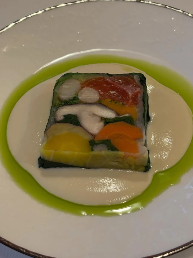 .
【ご褒美ランチ】

なかなか日程が合わずに伺えなかった
レストラン🍽️

美味しく頂きました✨
ご馳走様でした😋

@restaurant_ashihana 

______________________________

LUXURY HOLIDAY
WITH DOGS

-愛犬と過ごす贅沢な休日-

🐕🐕🐕

アルマガーデンドッグスは
八ヶ岳にひっそりと佇む

コテージとログハウスの全2棟で、それぞれ1日1組限定

代官山、渋谷のレストランで修業したオーナーシェフがフレンチのコースをご提供
わんちゃんもご一緒に

-日常を忘れて愛犬との贅沢な時間をお過ごしください-

🐕🍽️🏡 @arumagardendogs

＝＝＝＝＝＝＝＝＝＝＝＝＝＝＝＝

【ご予約はこちらから✍️】

💻▽オフィシャルサイト予約フォーム
プロフィールにリンクしているホームページからどうぞ🏷️

【お問い合わせなどはお気軽に🐕】

📞0551-45-7679

＝＝＝＝＝＝＝＝＝＝＝＝＝＝＝＝

ARUMA GARDEN DOGS
-アルマガーデンドッグス-

【住所】
📍山梨県北杜市大泉町西井出8240-6520

【電話番号】
📞0551-45-7679

______________________________

#アルマガーデンドッグス #ペットと泊まれる宿 #愛犬と泊まれる宿 
#ワンコとお出かけ #わんことお出かけ 
天然芝 専用ドッグラン ドッグラン完備 プライベートドッグラン
1日1組 プライベートコテージ  ラグジュアリーホテル ログハウス コテージ ホテル 
アフタヌーンティー 北杜市ランチ オーベルジュ
フランス料理 八ヶ岳フレンチレストラン オーベルジュ 北杜市フレンチ
ガーデン バラ好きな人と繋がりたい
八ヶ岳 北杜市 山梨県