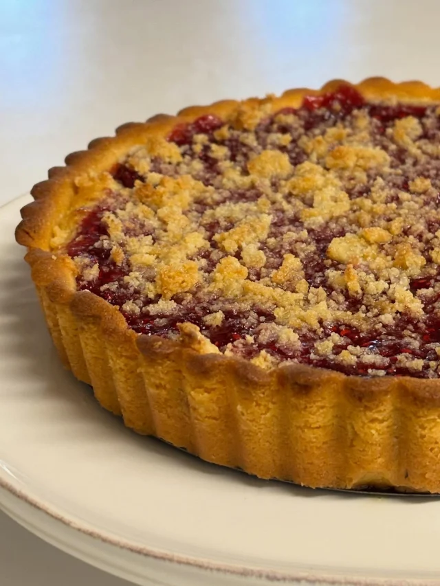 .
【タルトフランボワーズ】

明日8時からカートオープンします♪
美味しい材料をふんだんに使用したタルトを是非お試しください✨お待ちしています♪
lapate.base.shop

______________________________

LUXURY HOLIDAY
WITH DOGS

-愛犬と過ごす贅沢な休日-

🐕🐕🐕

アルマガーデンドッグスは
八ヶ岳にひっそりと佇む

コテージとログハウスの全2棟で、それぞれ1日1組限定

代官山、渋谷のレストランで修業したオーナーシェフがフレンチのコースをご提供
わんちゃんもご一緒に

-日常を忘れて愛犬との贅沢な時間をお過ごしください-

🐕🍽️🏡 @arumagardendogs

＝＝＝＝＝＝＝＝＝＝＝＝＝＝＝＝

【ご予約はこちらから✍️】

💻▽オフィシャルサイト予約フォーム
プロフィールにリンクしているホームページからどうぞ🏷️

【お問い合わせなどはお気軽に🐕】

📞0551-45-7679

＝＝＝＝＝＝＝＝＝＝＝＝＝＝＝＝

ARUMA GARDEN DOGS
-アルマガーデンドッグス-

【住所】
📍山梨県北杜市大泉町西井出8240-6520

【電話番号】
📞0551-45-7679

______________________________

#アルマガーデンドッグス #ペットと泊まれる宿 #愛犬と泊まれる宿 
#ワンコとお出かけ #わんことお出かけ 
天然芝 専用ドッグラン ドッグラン完備 プライベートドッグラン
1日1組 プライベートコテージ  ラグジュアリーホテル ログハウス コテージ ホテル 
アフタヌーンティー 北杜市ランチ オーベルジュ
フランス料理 八ヶ岳フレンチレストラン オーベルジュ 北杜市フレンチ
ガーデン バラ好きな人と繋がりたい
八ヶ岳 北杜市 山梨県