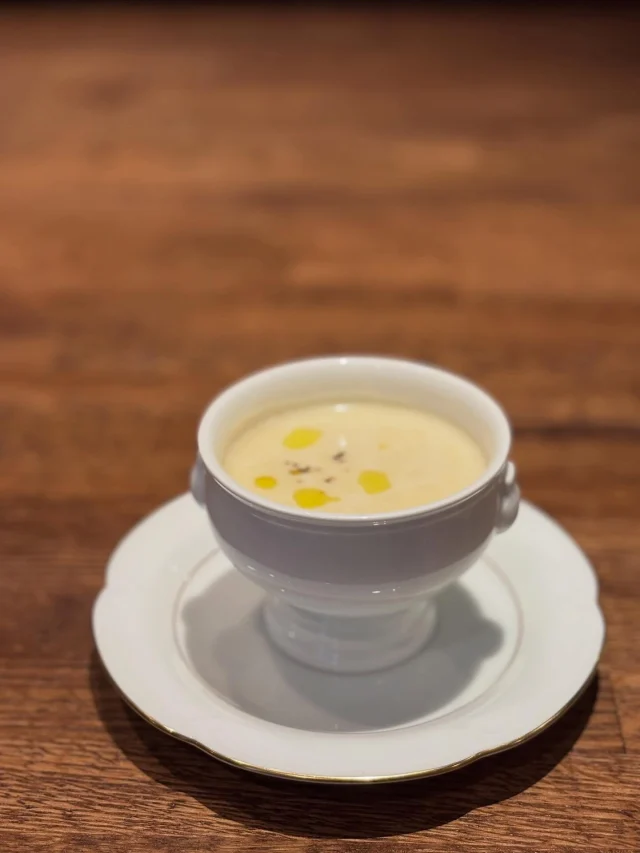 .
【キッシュプレート】

@cayca32215 さんではお食事メニューの日もあります。
カリフラワーのポタージュにたっぷりお野菜のキッシュプレート。ブリオッシュも付きます。
美味しく頂きました♪グランメゾンのお味で感激しました✨ありがとうございました😊

@cayca32215 

インスタのトラブル解決しました✨
お騒がせしました。

______________________________

LUXURY HOLIDAY
WITH DOGS

-愛犬と過ごす贅沢な休日-

🐕🐕🐕

アルマガーデンドッグスは
八ヶ岳にひっそりと佇む

コテージとログハウスの全2棟で、それぞれ1日1組限定

代官山、渋谷のレストランで修業したオーナーシェフがフレンチのコースをご提供
わんちゃんもご一緒に

-日常を忘れて愛犬との贅沢な時間をお過ごしください-

🐕🍽️🏡 @arumagardendogs

＝＝＝＝＝＝＝＝＝＝＝＝＝＝＝＝

【ご予約はこちらから✍️】

💻▽オフィシャルサイト予約フォーム
プロフィールにリンクしているホームページからどうぞ🏷️

【お問い合わせなどはお気軽に🐕】

📞0551-45-7679

＝＝＝＝＝＝＝＝＝＝＝＝＝＝＝＝

ARUMA GARDEN DOGS
-アルマガーデンドッグス-

【住所】
📍山梨県北杜市大泉町西井出8240-6520

【電話番号】
📞0551-45-7679

______________________________

#アルマガーデンドッグス #ペットと泊まれる宿 #愛犬と泊まれる宿 
#ワンコとお出かけ #わんことお出かけ 
天然芝 専用ドッグラン ドッグラン完備 プライベートドッグラン
1日1組 プライベートコテージ  ラグジュアリーホテル ログハウス コテージ ホテル 
アフタヌーンティー 北杜市ランチ オーベルジュ
フランス料理 八ヶ岳フレンチレストラン オーベルジュ 北杜市フレンチ
ガーデン バラ好きな人と繋がりたい
八ヶ岳 北杜市 山梨県